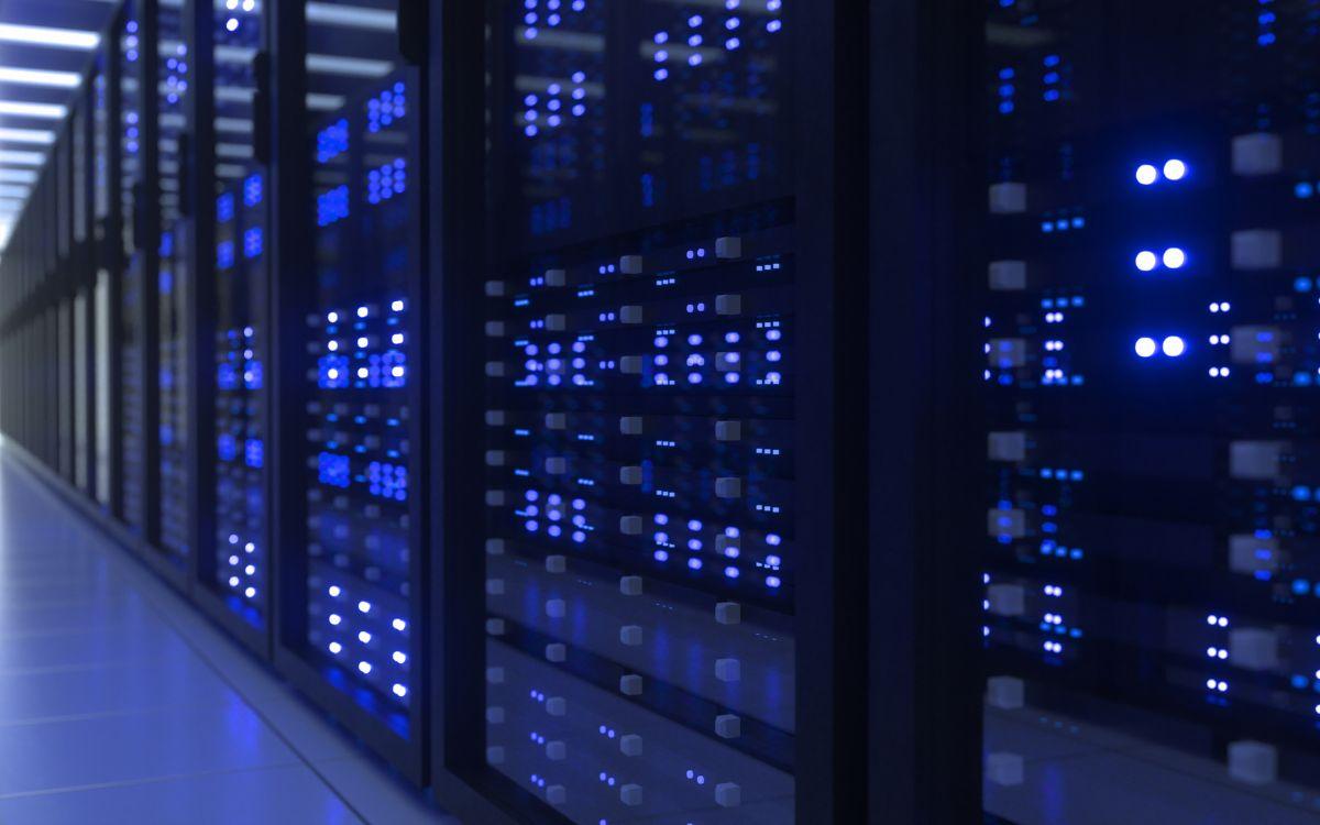 Ghid complet despre lumea serverelor: De la serverhousing la serverele virtuale